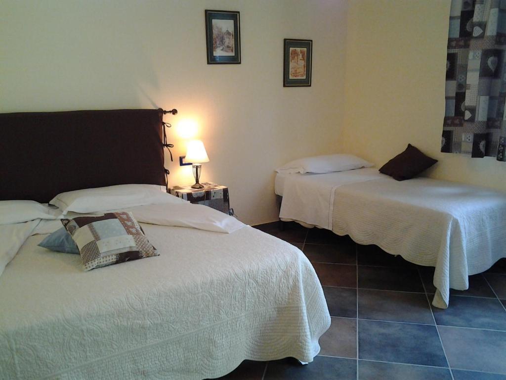 Agriturismo Bio-Ecologico Sant'Isidoro Roccaforte Mondovi Ruang foto